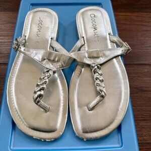 Coconuts by Matisse Silver Thong Sandals – Size 7 (Worn)